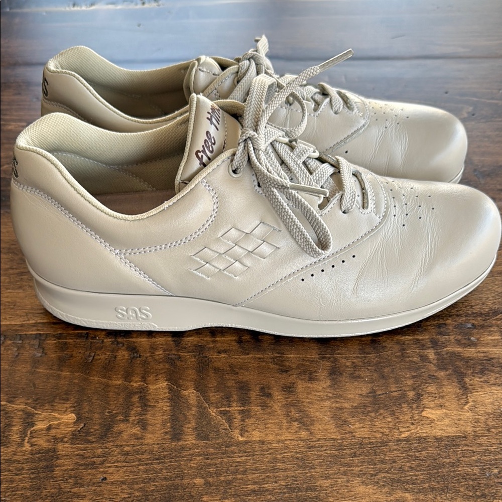 SAS Women's Free Time Bone Color Walking Shoe Size 8